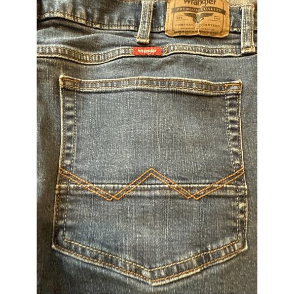 Wrangler 38x30 Relaxed Boot Cut Jeans Blue Quality Work Pants - Picture 6 of 10
